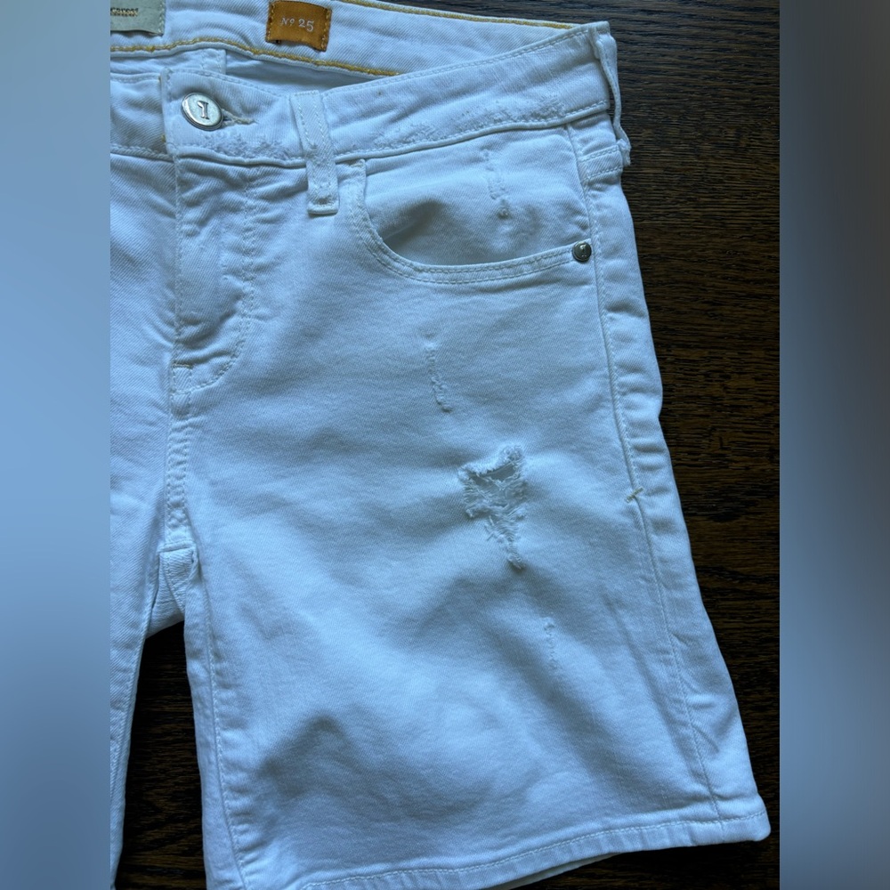 Anthropologie and the Letterpress White, 6” Inseam, Denim Shorts. Size 25. - Picture 3 of 7